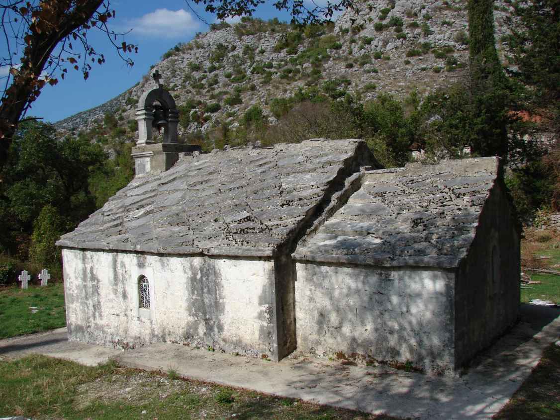 Crkva sv. Varvare sa grobljem i nekropola sa stećcima u selu Strujići, historijsko područje